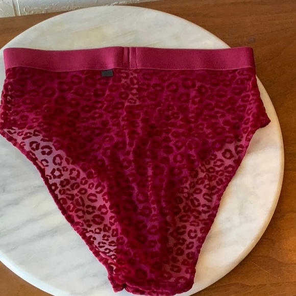 UNDERSTATEMENT leopard print set - Picture 10 of 13